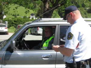Policisti so demonstrirali kontrolo prometa