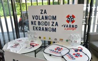 Foto 8 - Posebne sporočilne table bodo na večjih križiščih in parkiriščih v 16 mestih Slovenije opozarjale udeležence v prometu na ključne dejavnike tveganja za varnost v prometu.