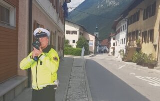 izjava ob primopredaji silhuet policistov