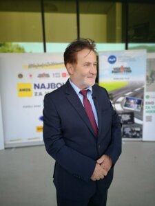 Direktor Jože Hribar, univ. dipl. inž. str.