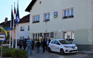 Velike Lašče-predaja vozila Prostofer