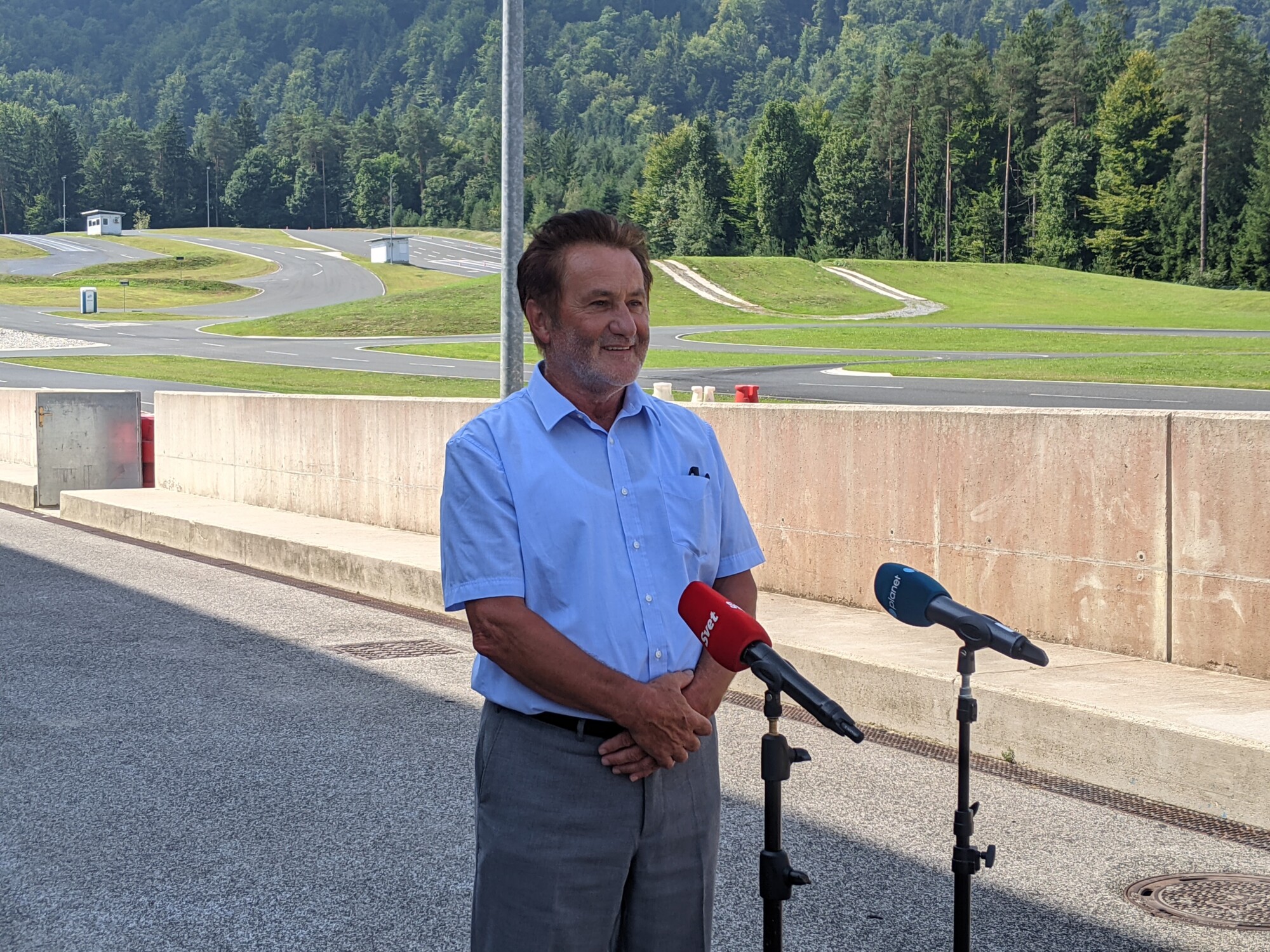 Direktor Jože Hribar, univ. dipl. inž. str.